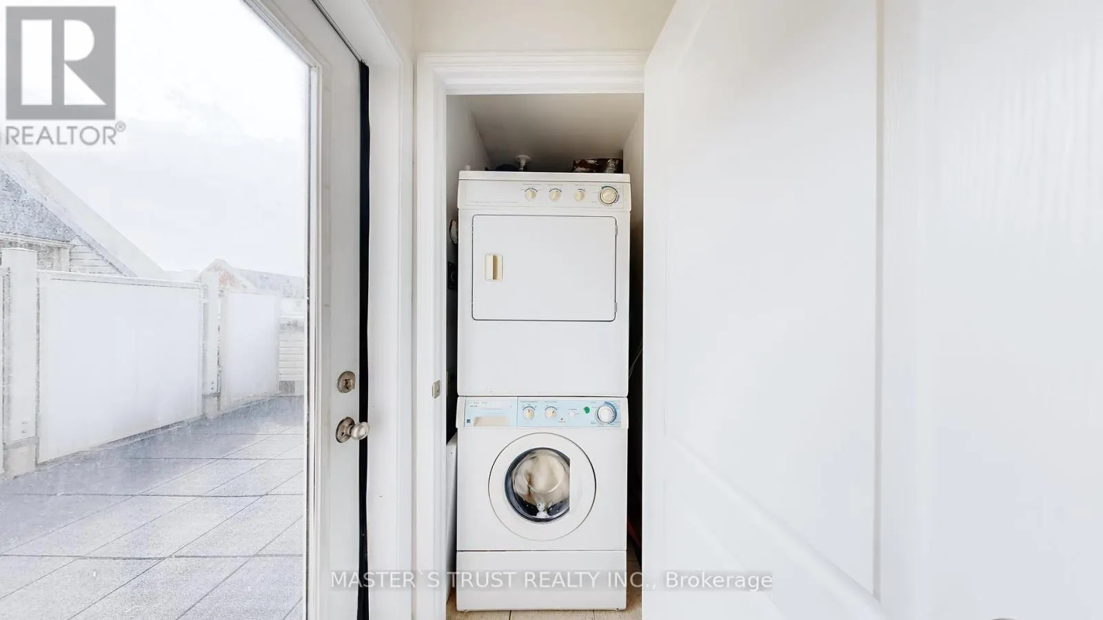 UNIT4 - 74 MUNRO STREET