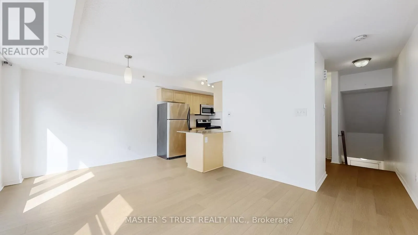 UNIT4 - 74 MUNRO STREET