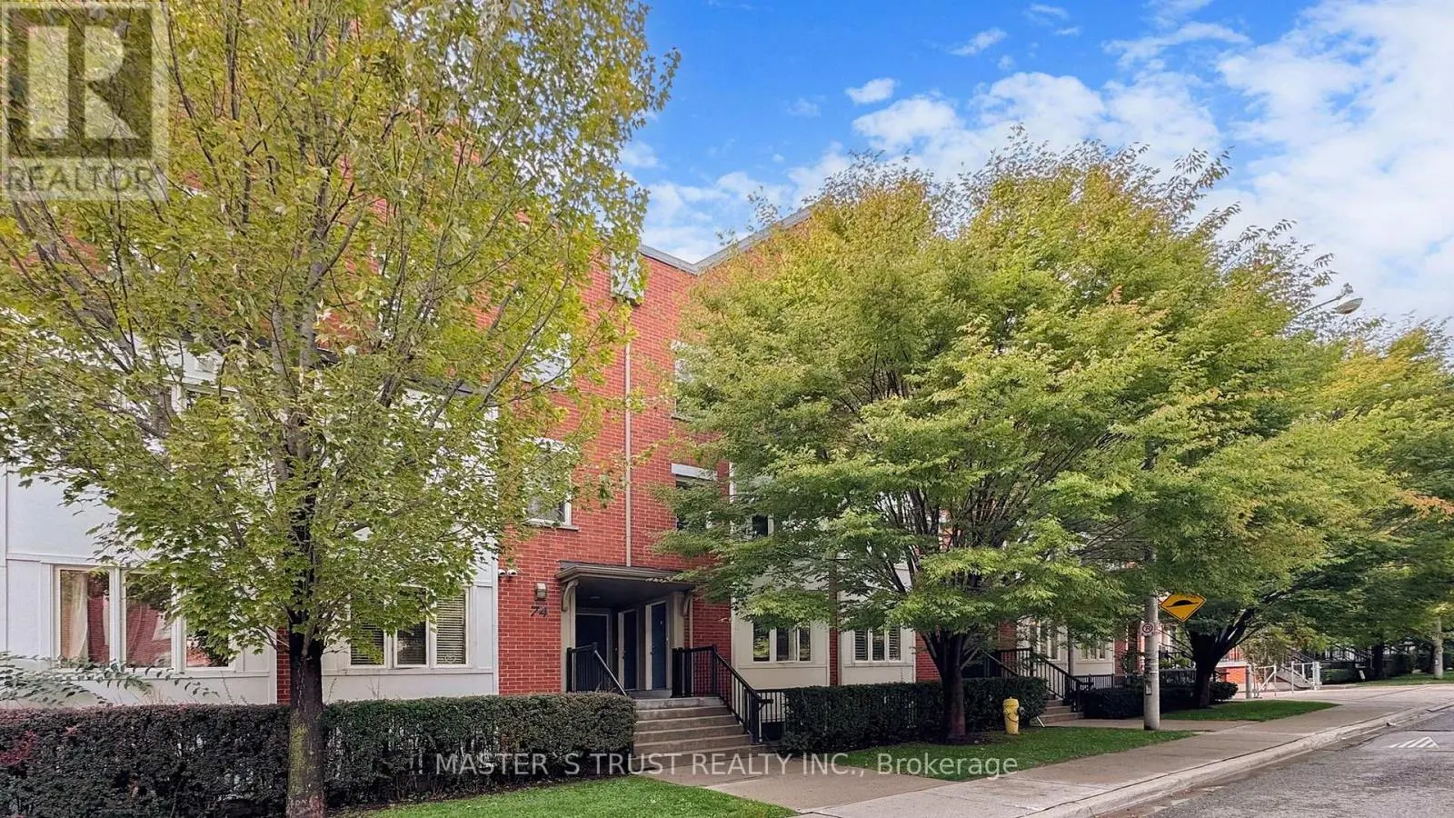 UNIT4 - 74 MUNRO STREET
