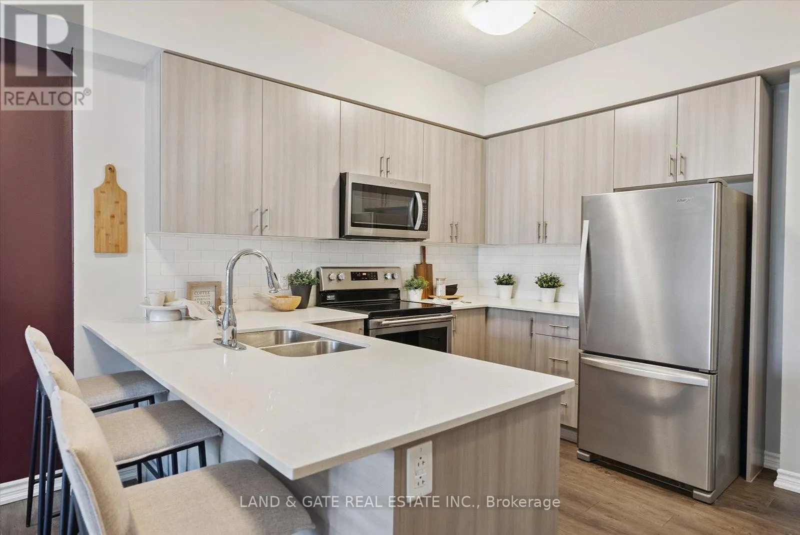 102 - 290 LIBERTY STREET N, #102