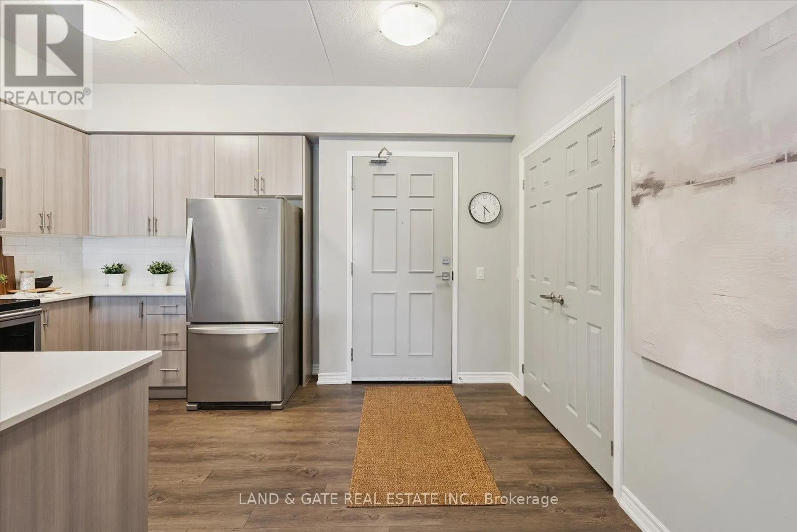102 - 290 LIBERTY STREET N, #102