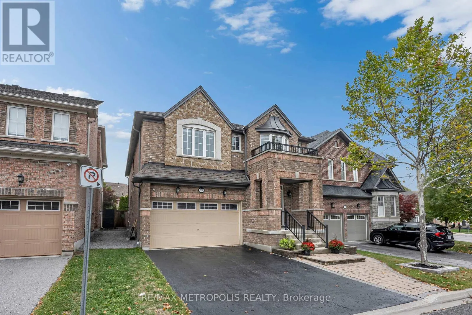 15 RUMBELLOW CRESCENT