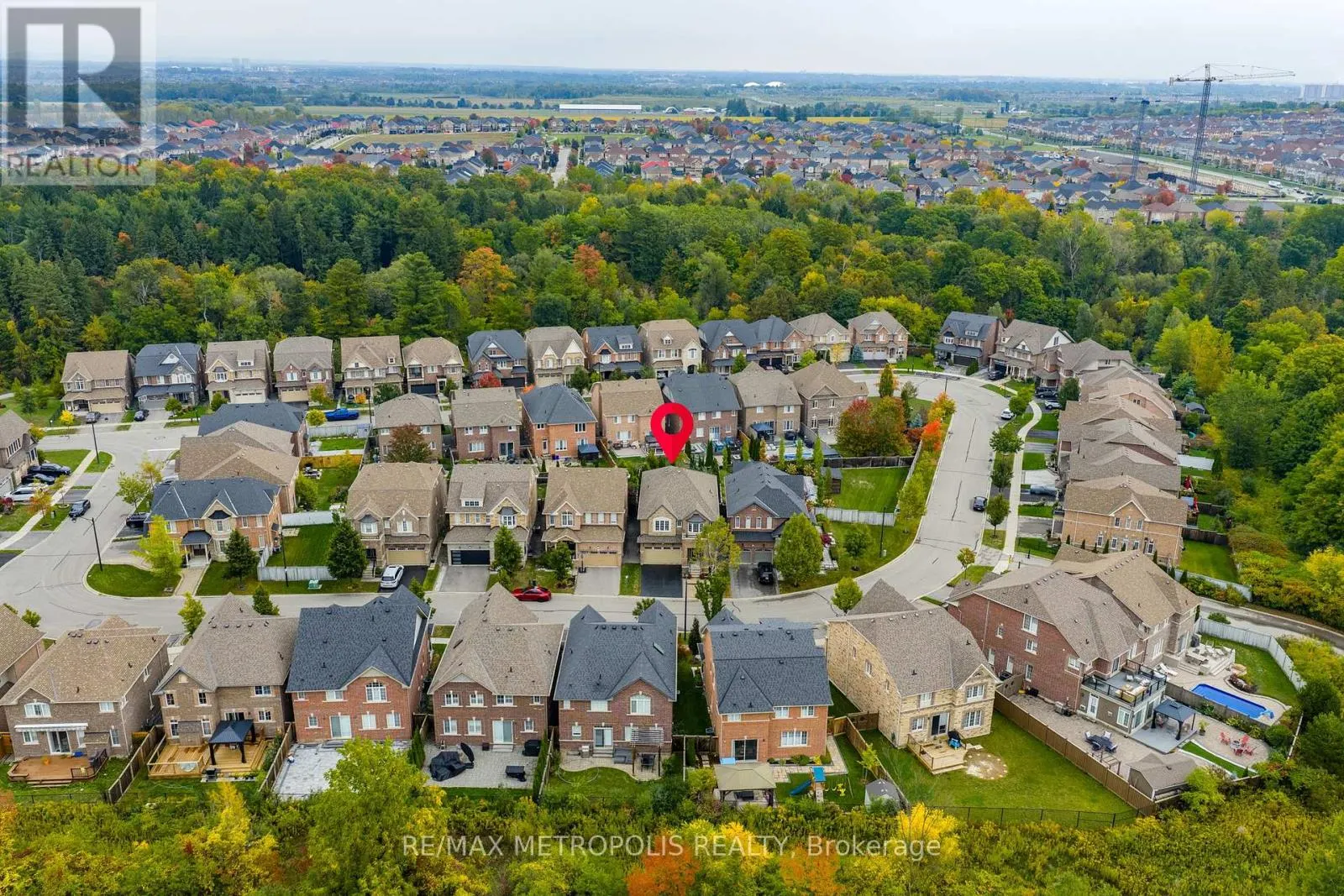15 RUMBELLOW CRESCENT
