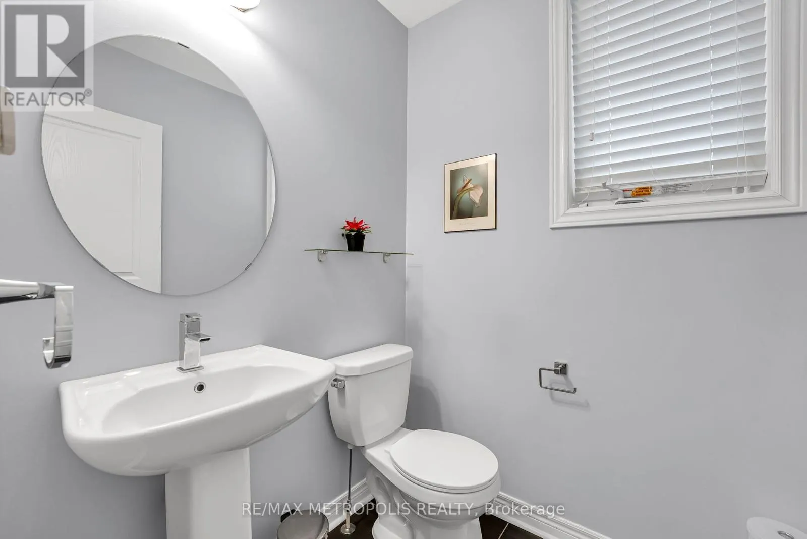 15 RUMBELLOW CRESCENT