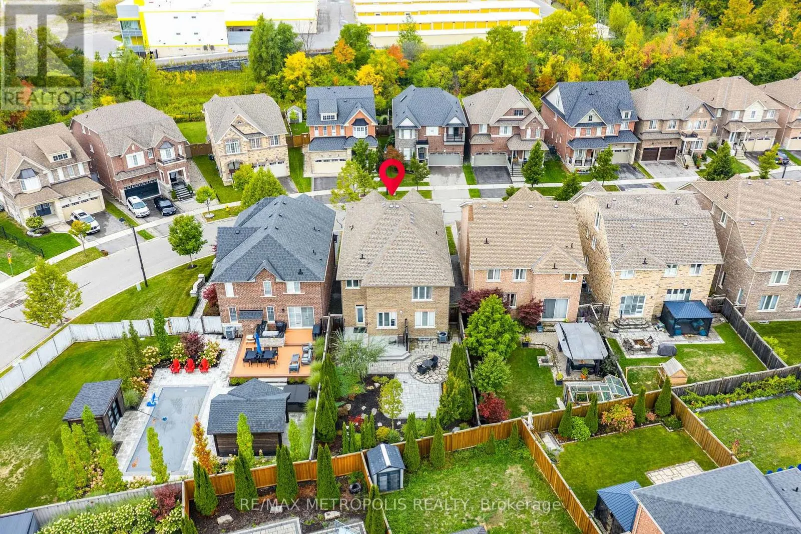 15 RUMBELLOW CRESCENT