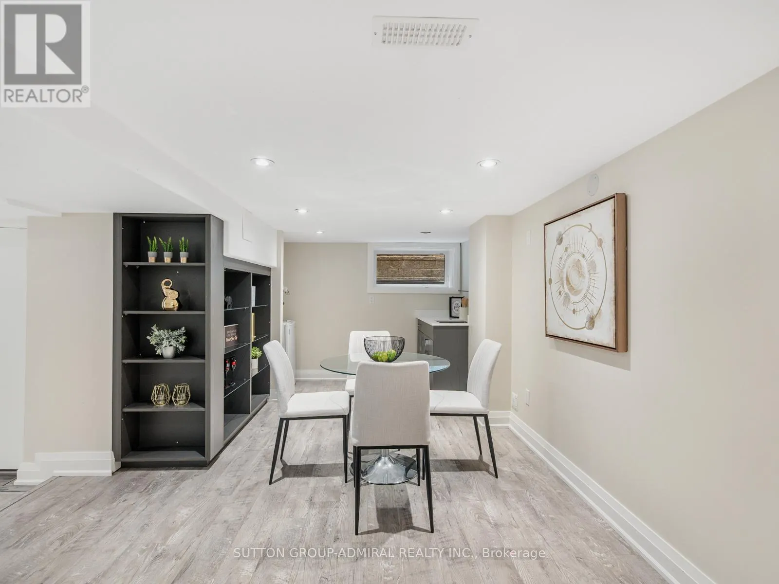 1 DUSTAN CRESCENT