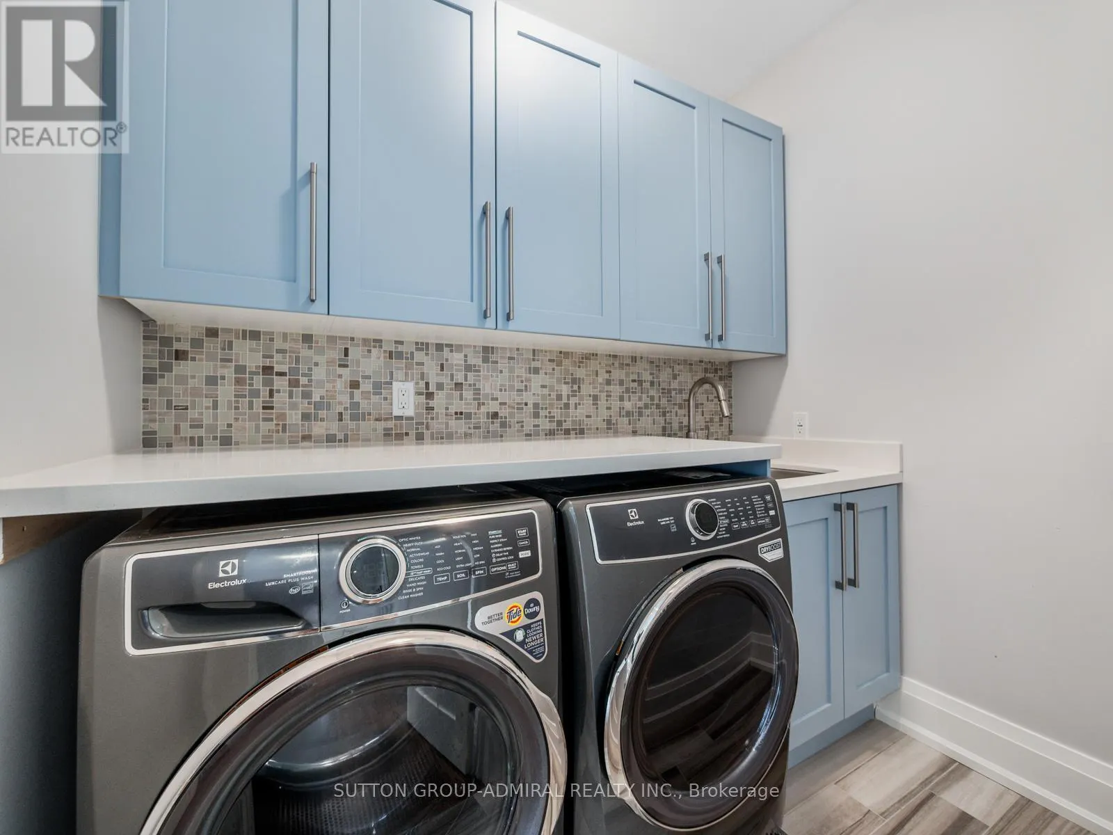 1 DUSTAN CRESCENT