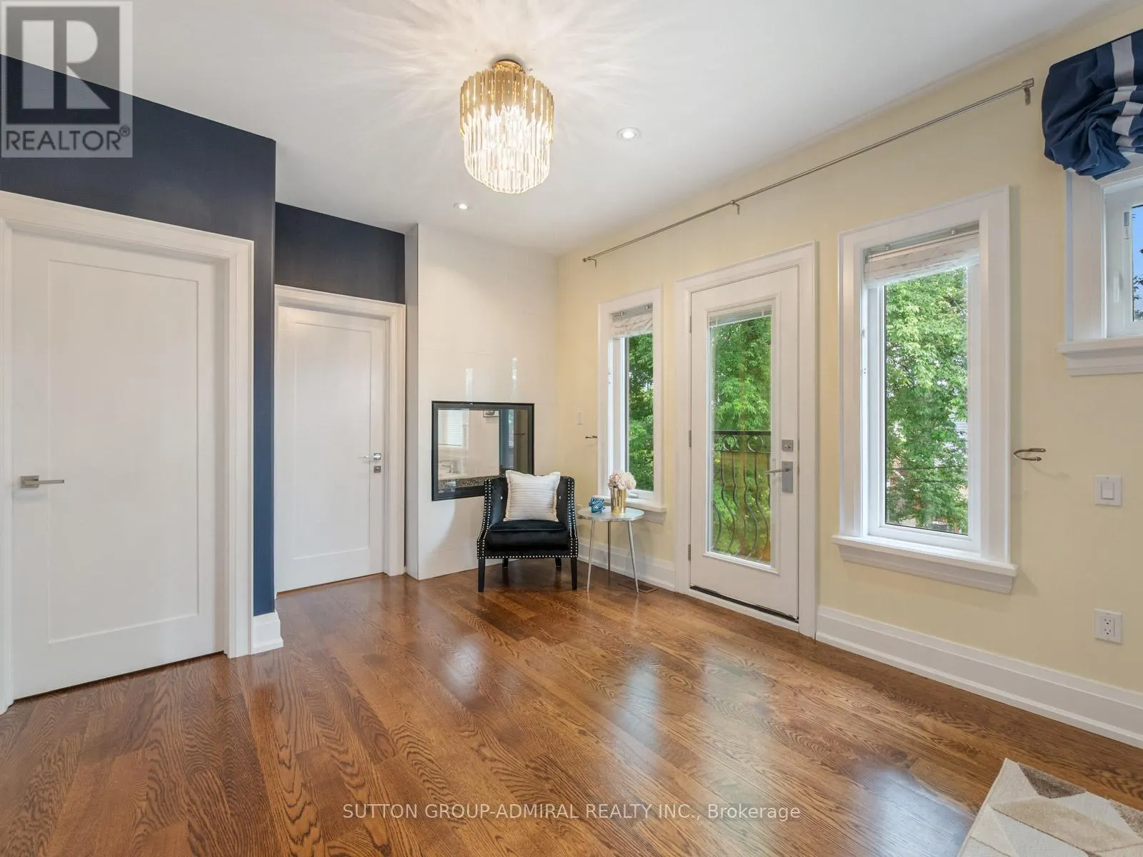 1 DUSTAN CRESCENT