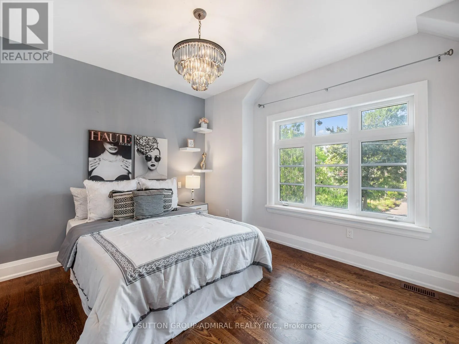 1 DUSTAN CRESCENT
