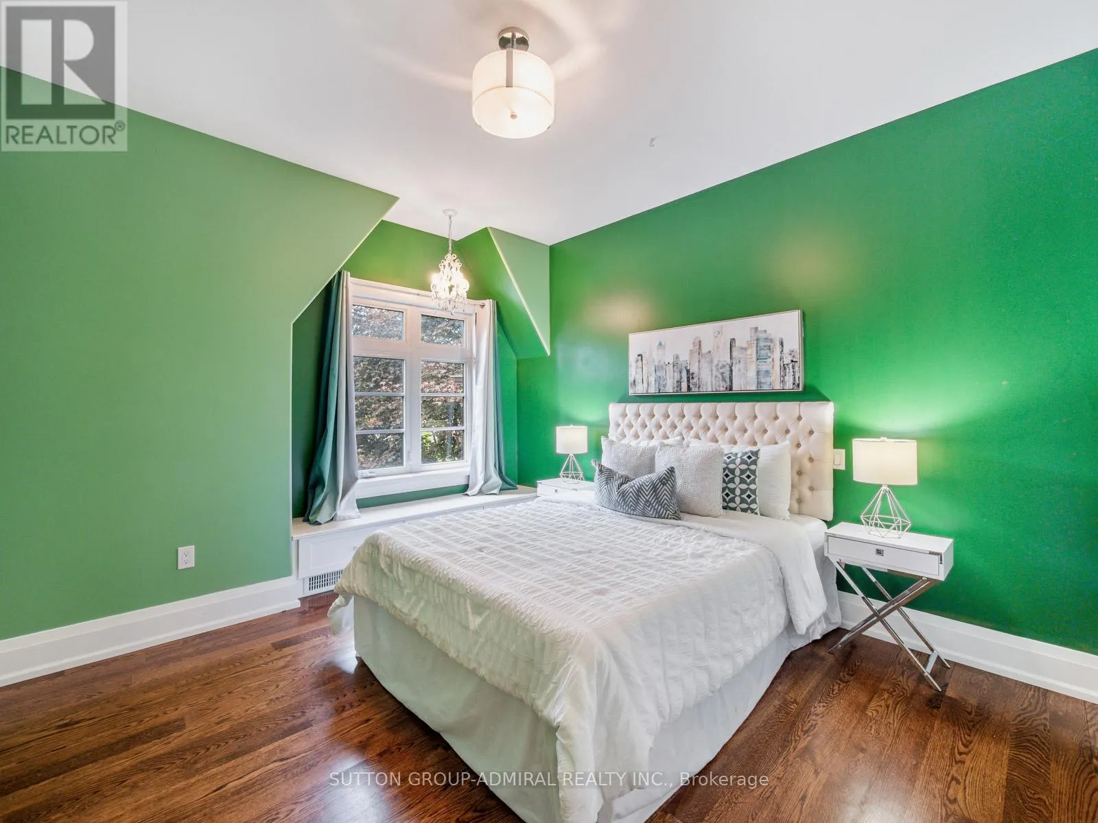 1 DUSTAN CRESCENT