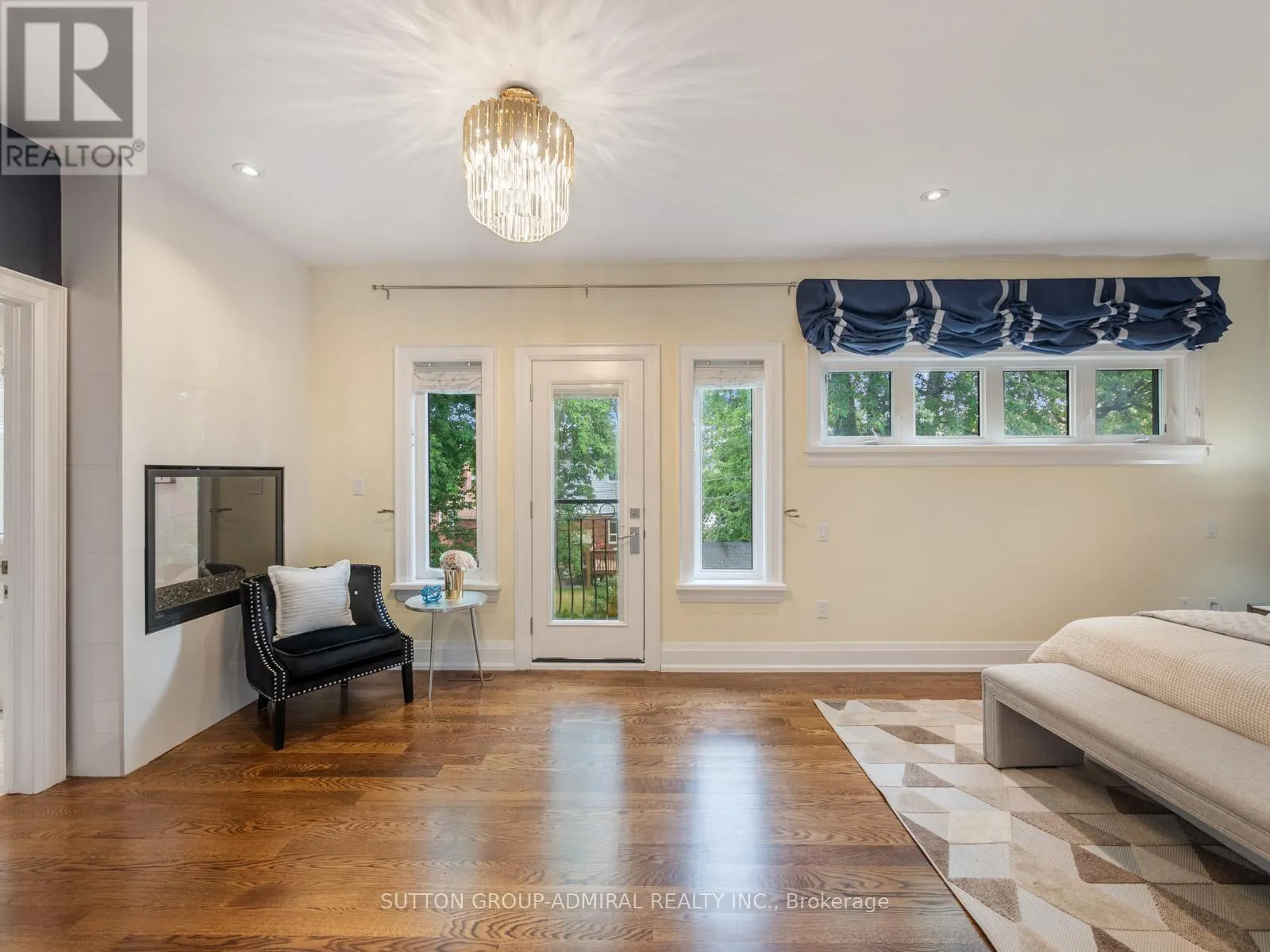 1 DUSTAN CRESCENT