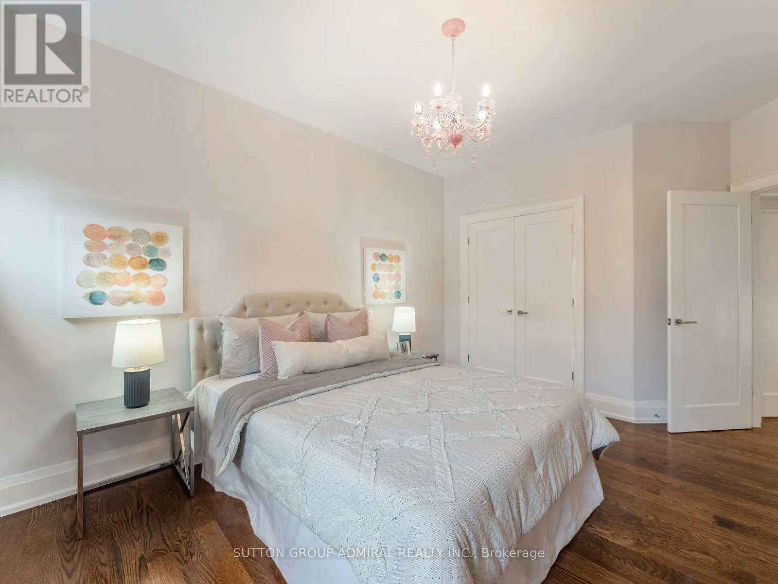 1 DUSTAN CRESCENT