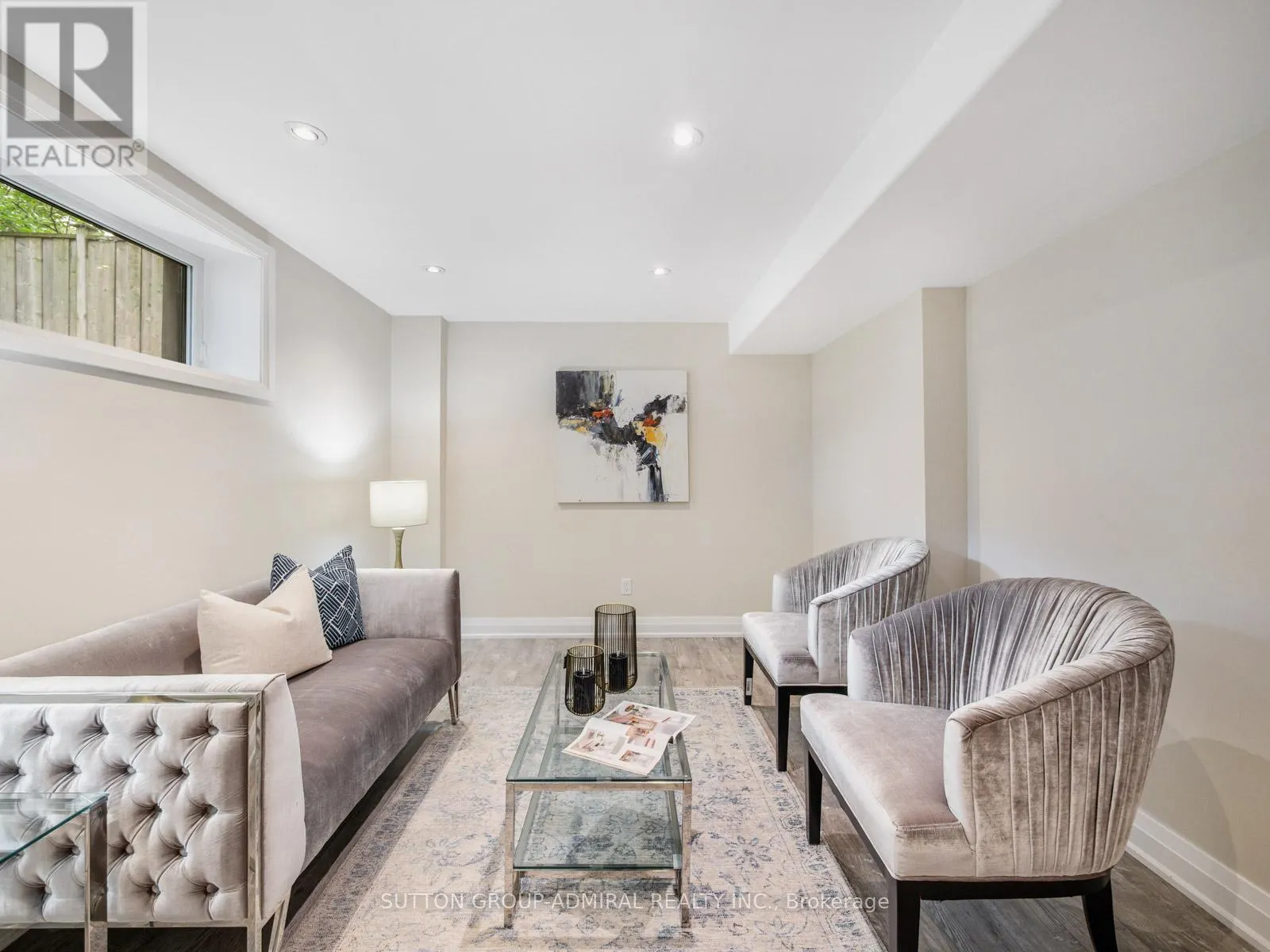 1 DUSTAN CRESCENT