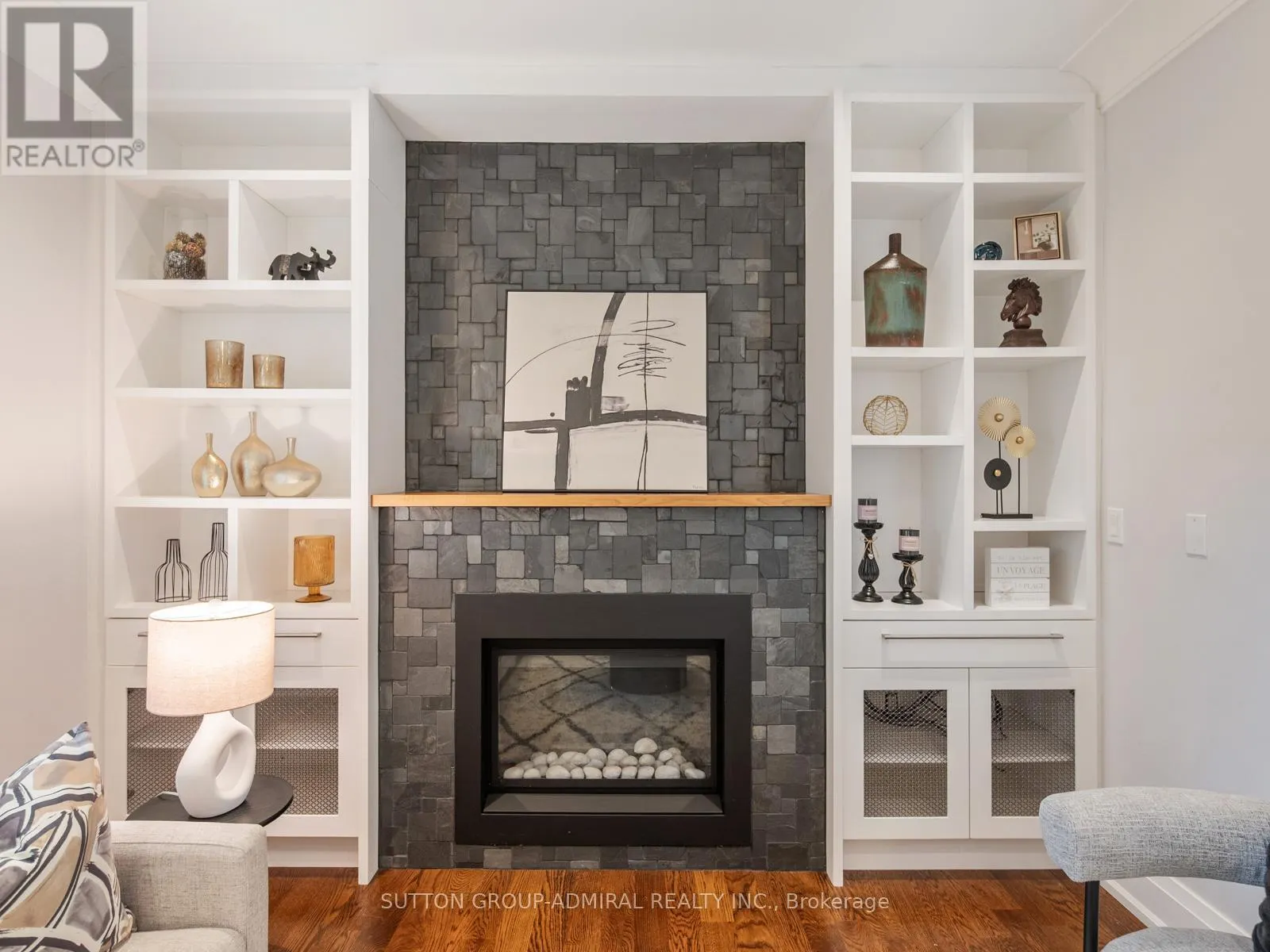 1 DUSTAN CRESCENT