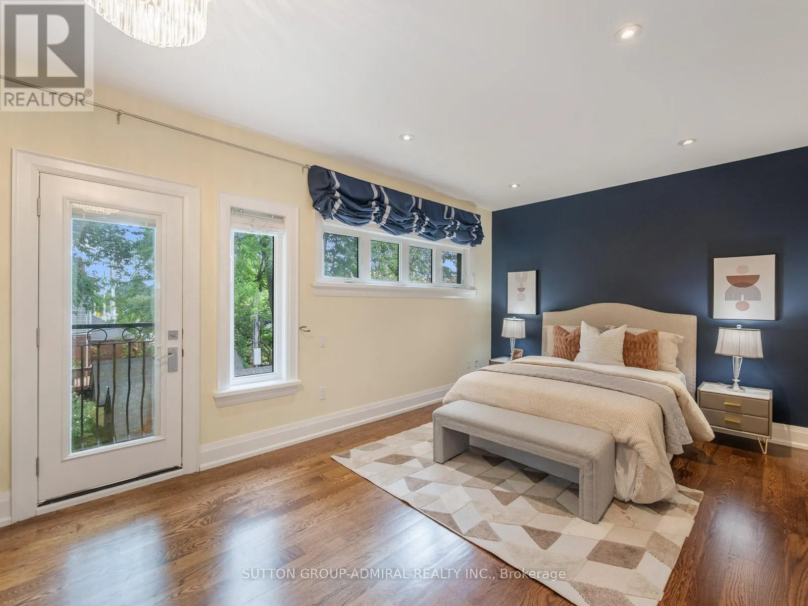 1 DUSTAN CRESCENT