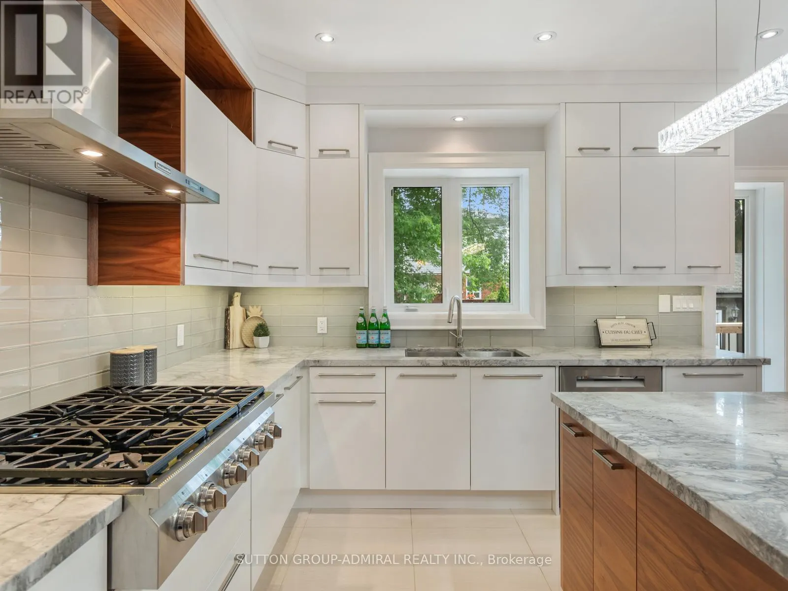 1 DUSTAN CRESCENT