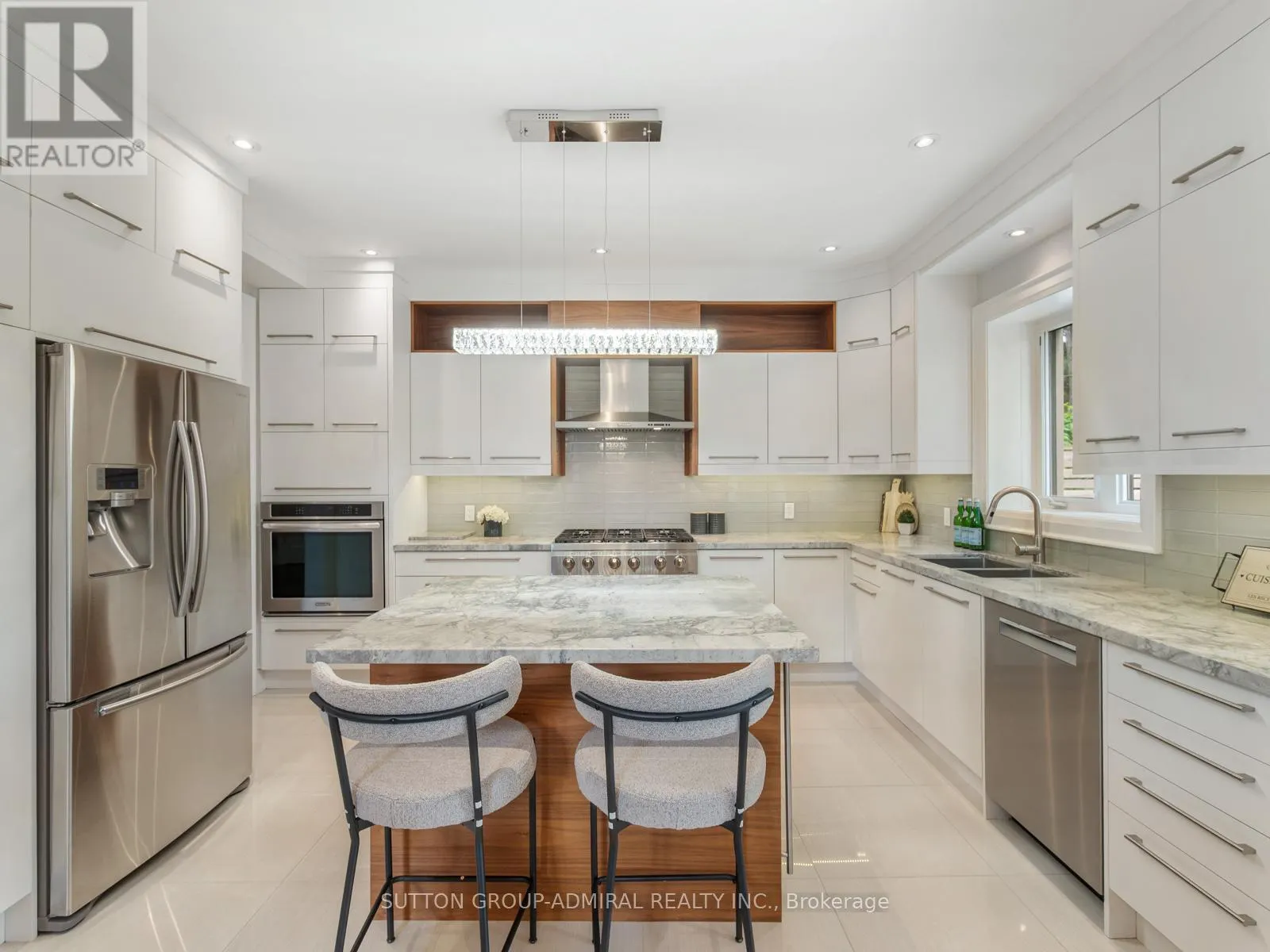 1 DUSTAN CRESCENT