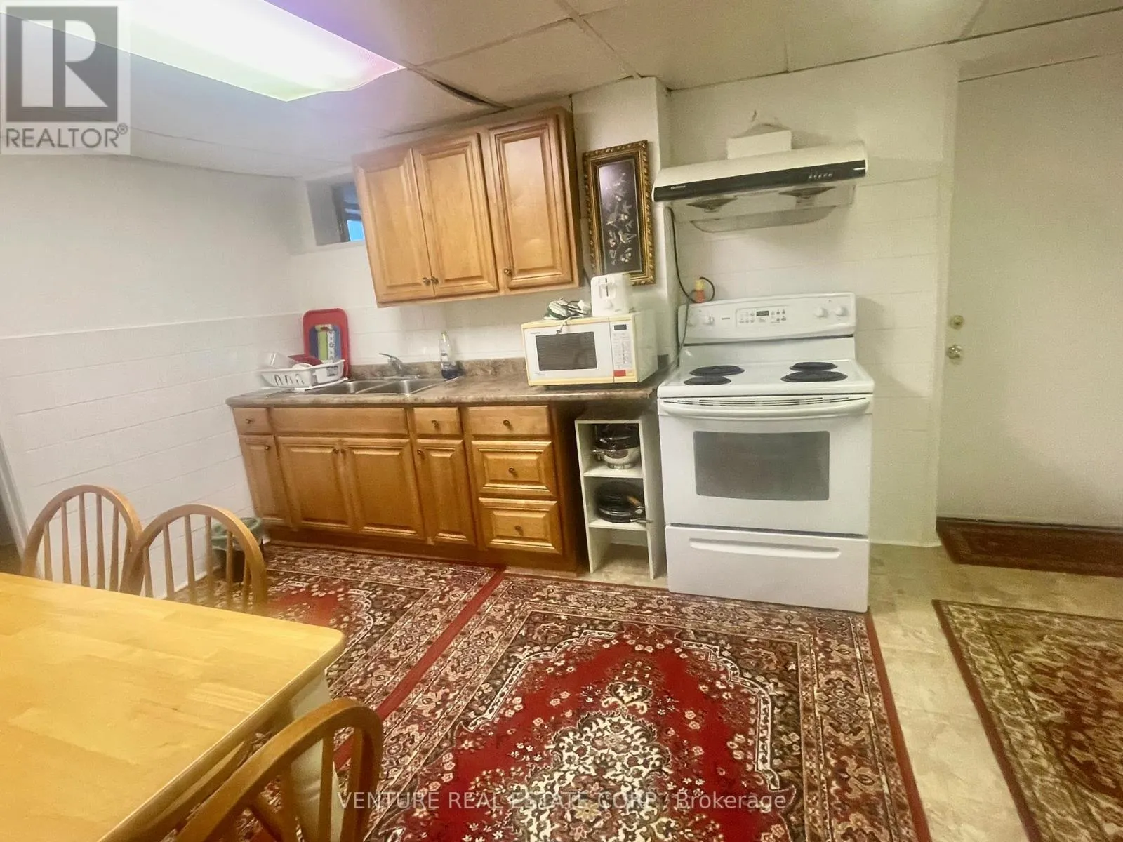 886 DANFORTH ROAD