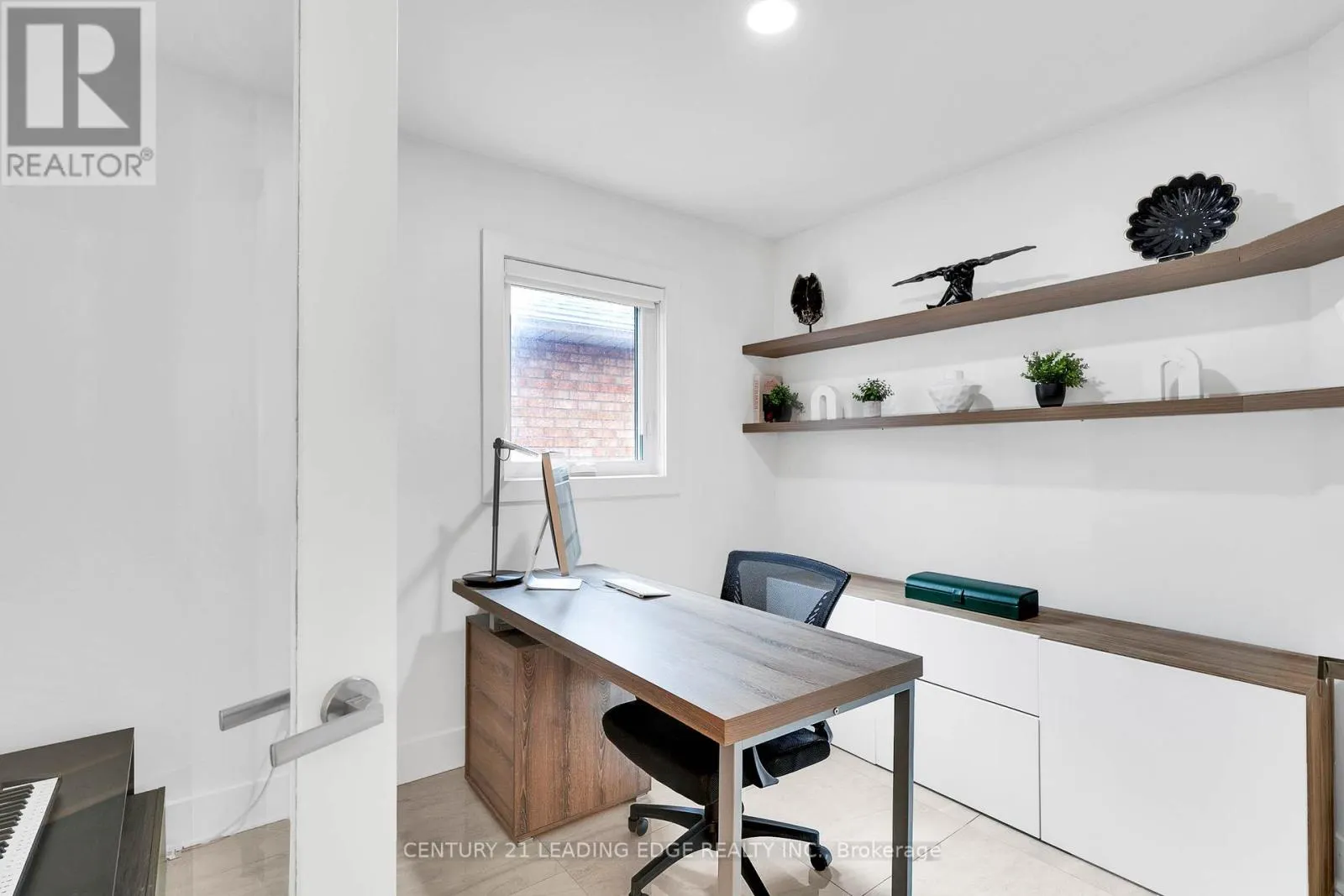 3 HEMANS COURT