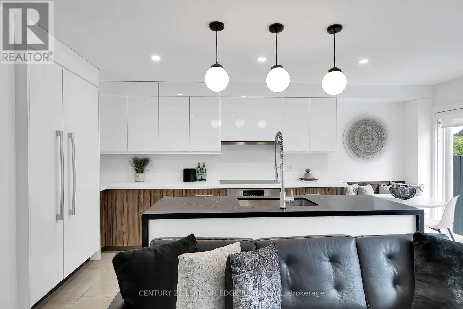 3 HEMANS COURT