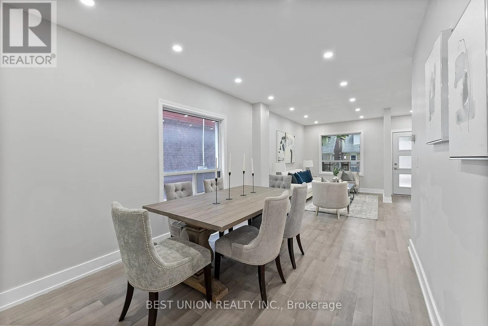 898 GREENWOOD AVENUE W