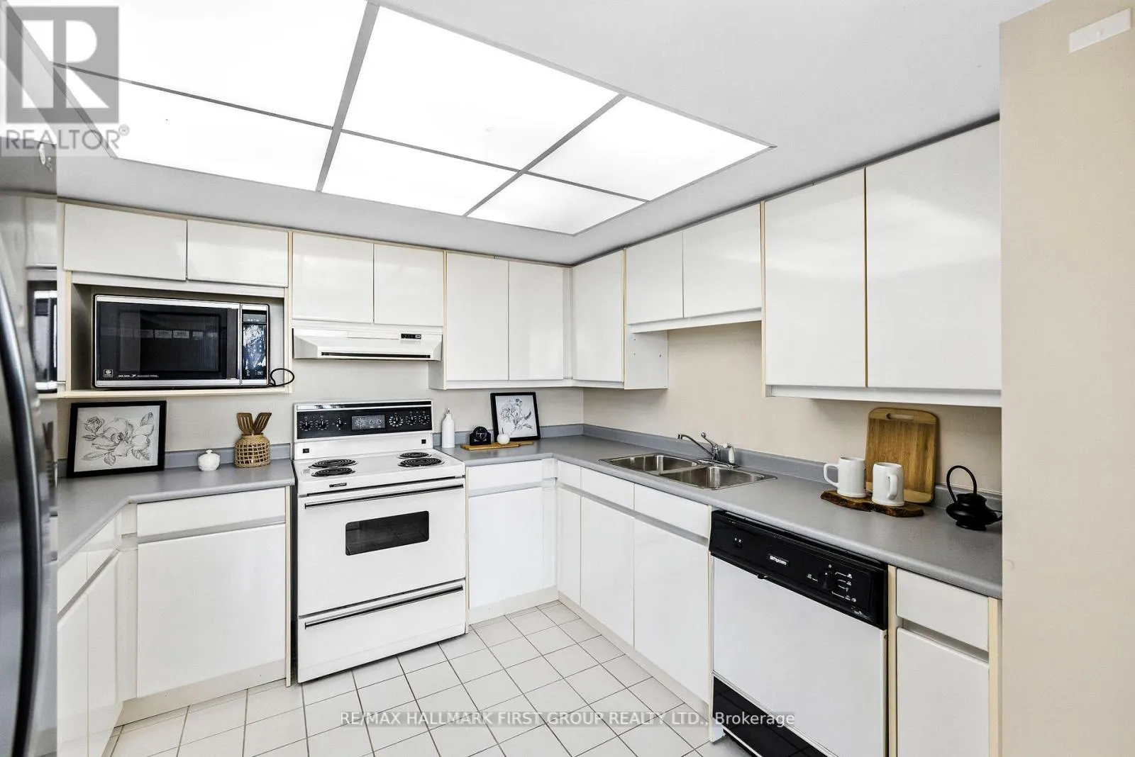 701 - 25 CUMBERLAND LANE