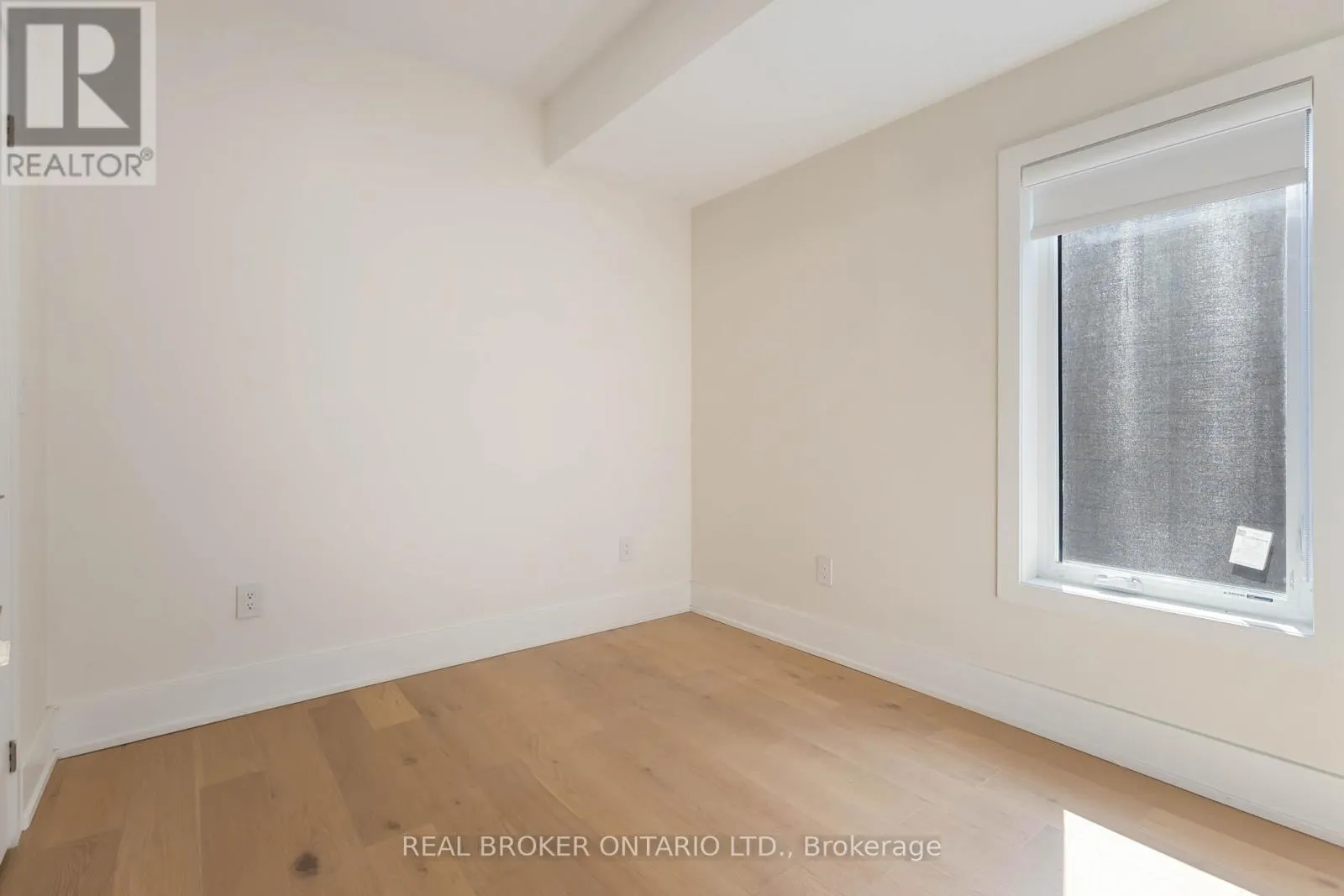 UNIT R - 72 JONES AVENUE