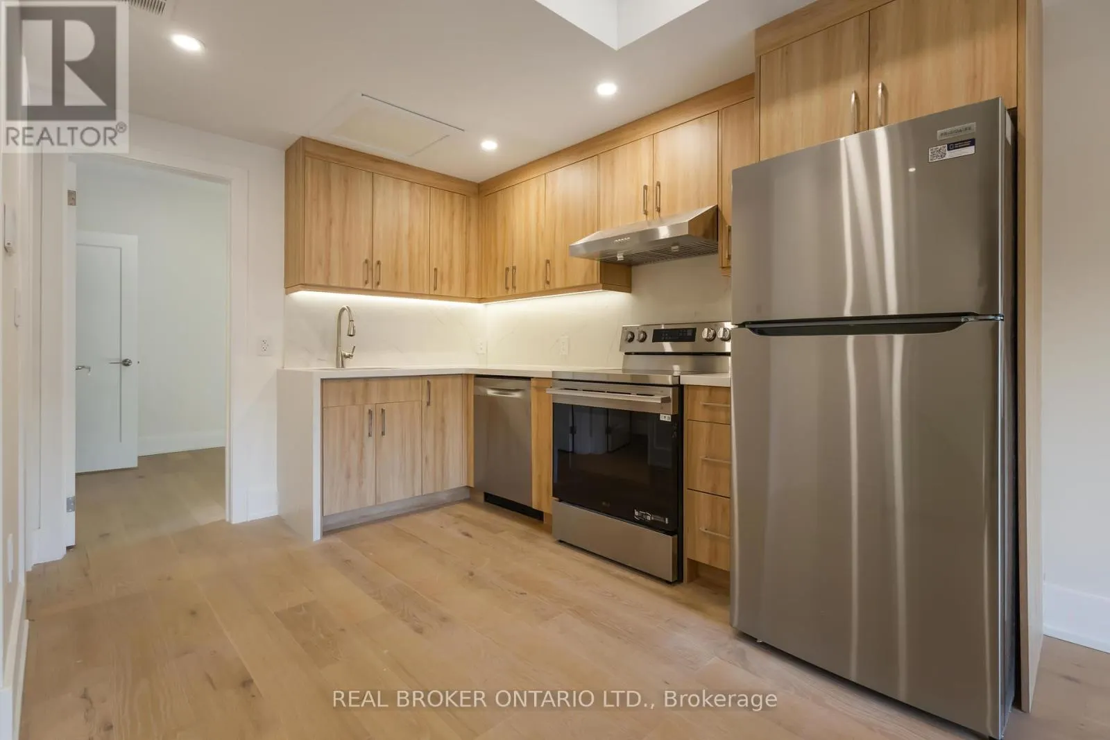 UNIT R - 72 JONES AVENUE