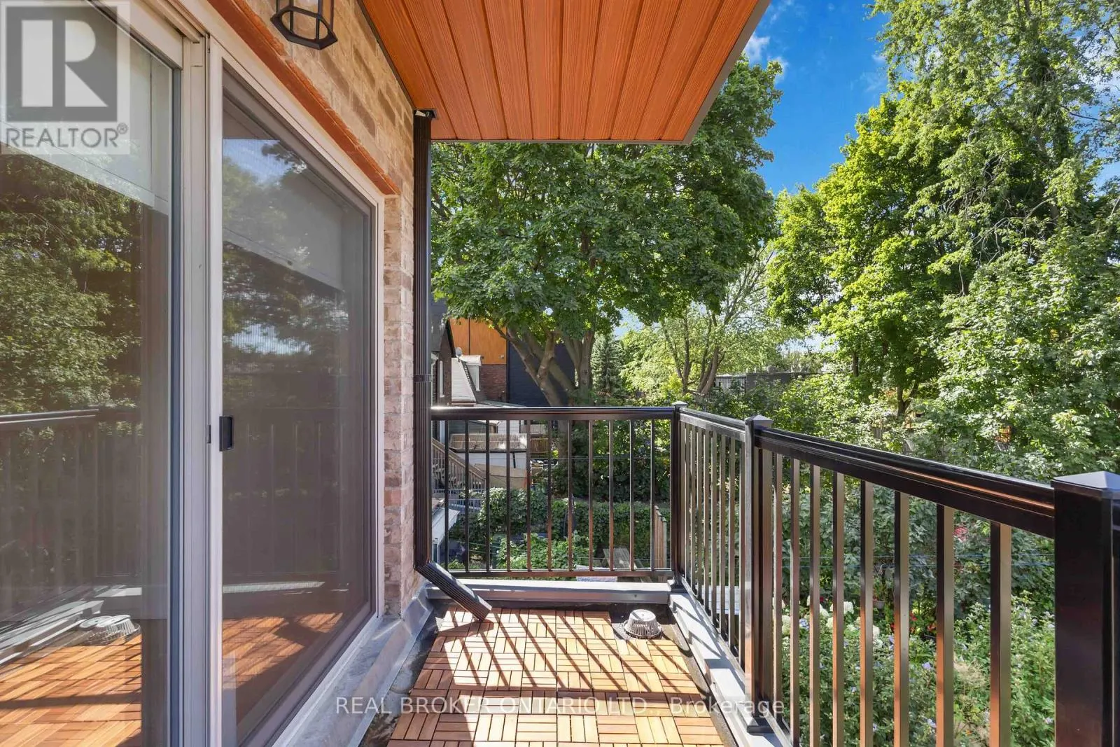 UNIT R - 72 JONES AVENUE
