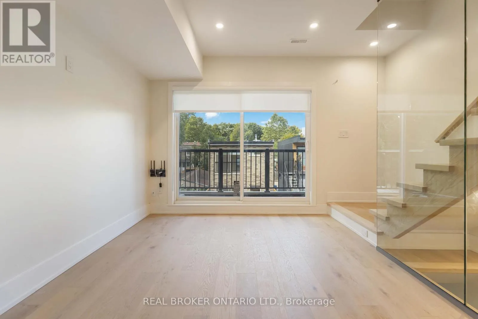 UNIT R - 72 JONES AVENUE