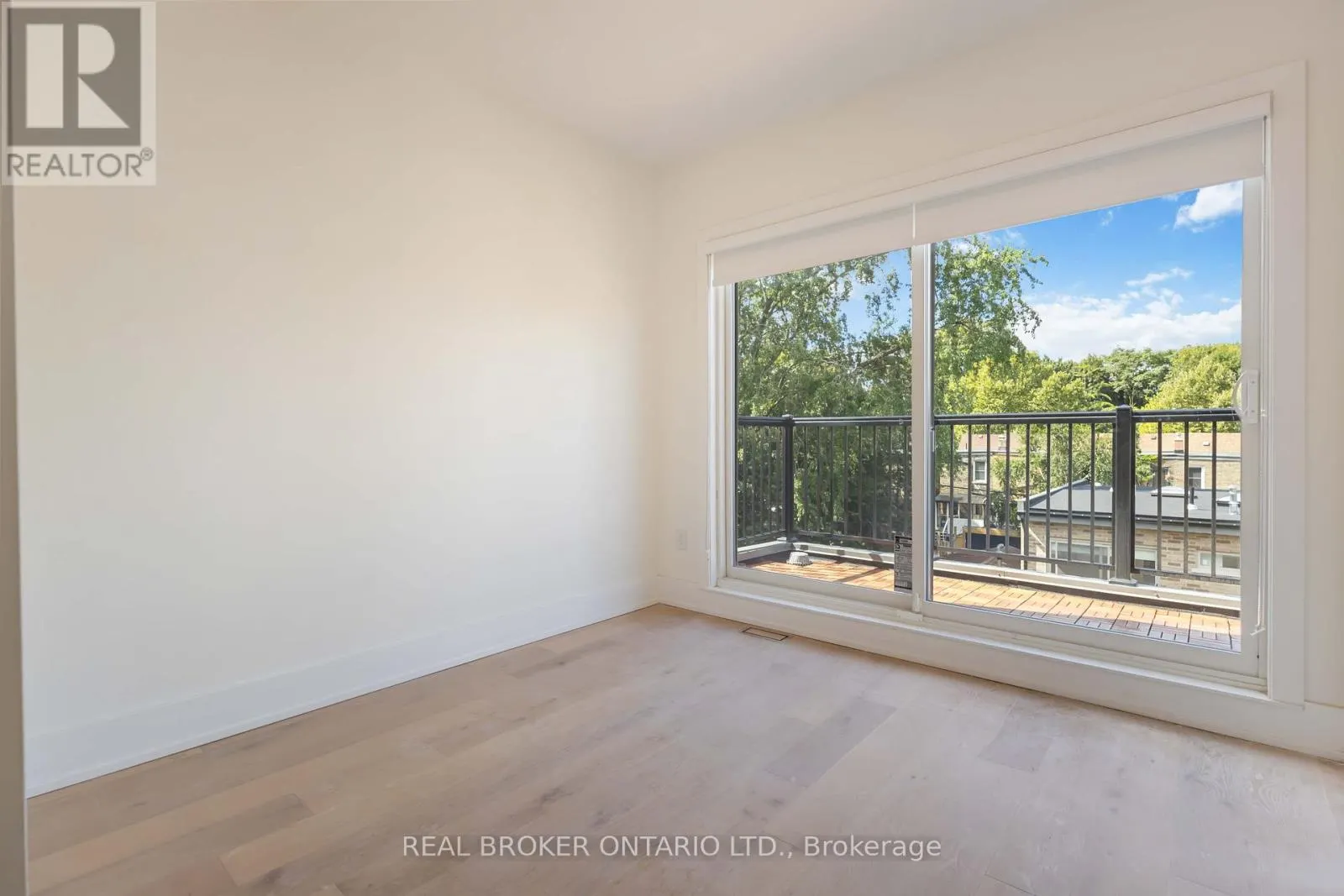 UNIT R - 72 JONES AVENUE