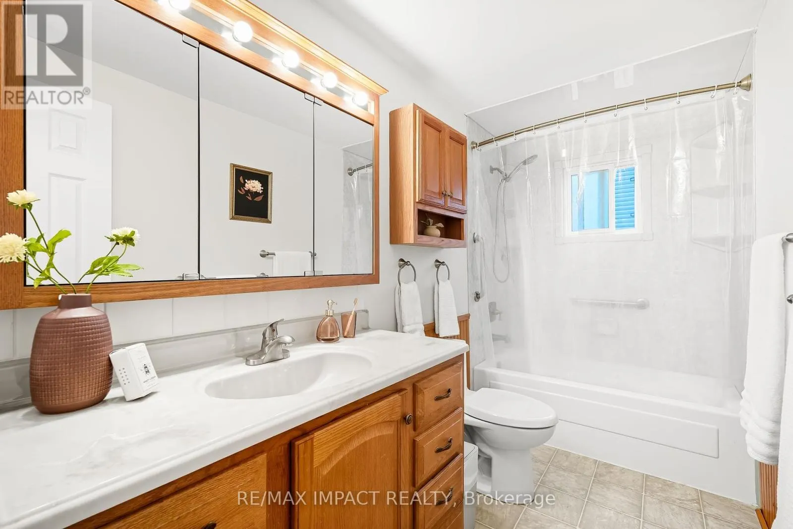 25 ROSER CRESCENT