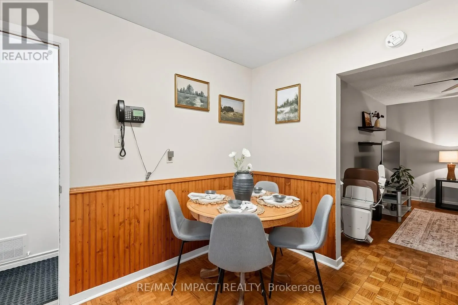 25 ROSER CRESCENT