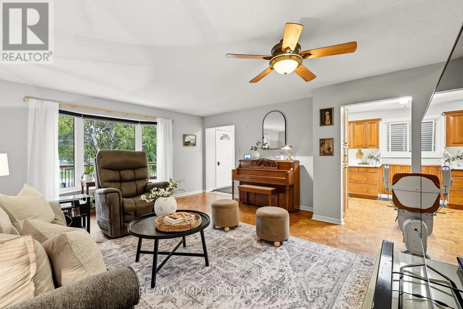25 ROSER CRESCENT