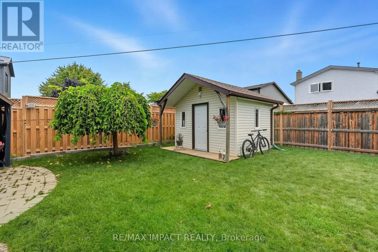 25 ROSER CRESCENT