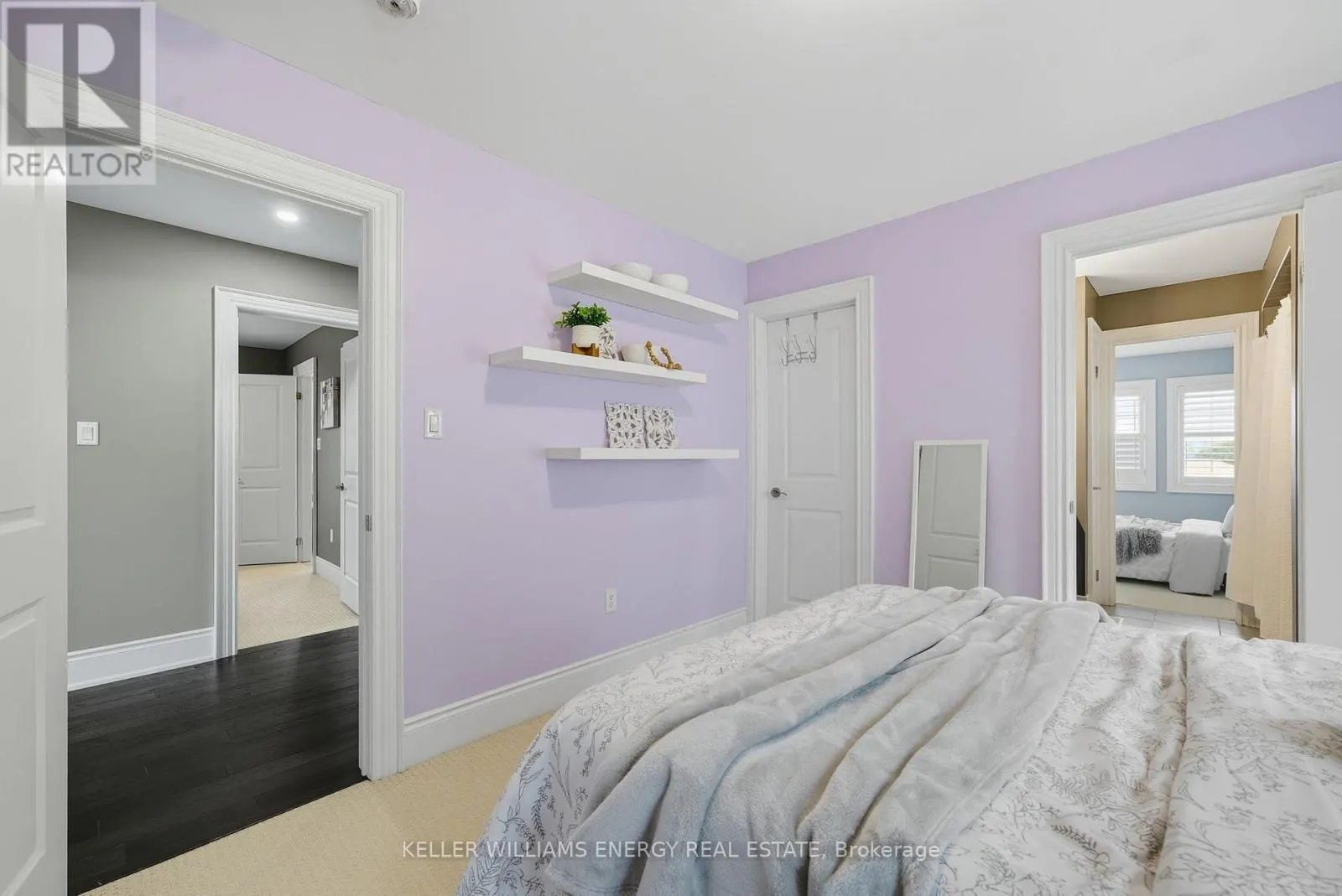 906 WRENWOOD DRIVE