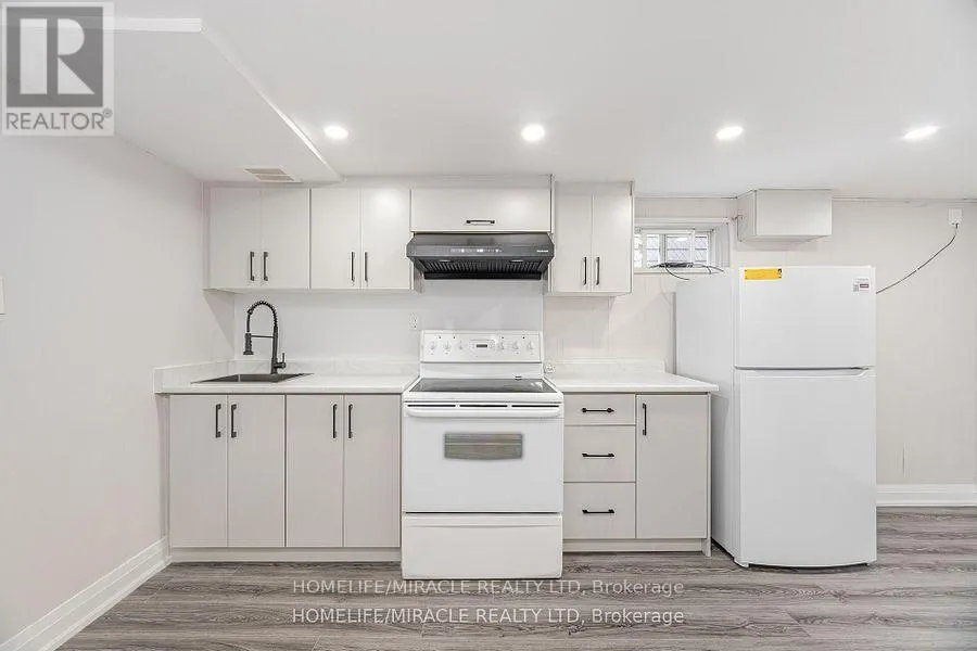 81 PETTIBONE SQUARE