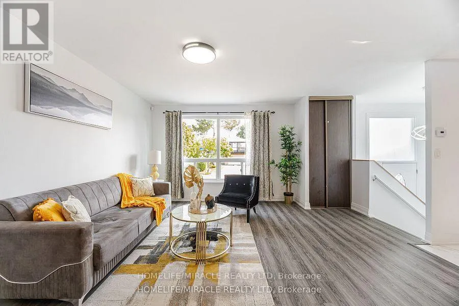 81 PETTIBONE SQUARE