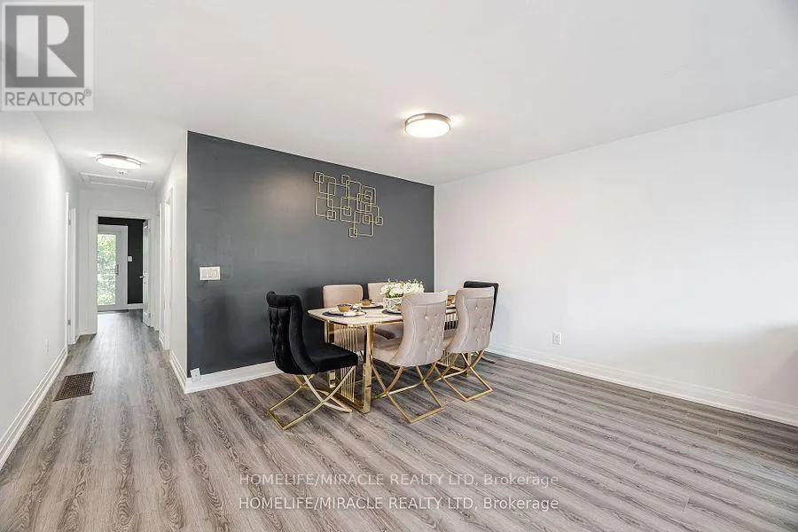 81 PETTIBONE SQUARE