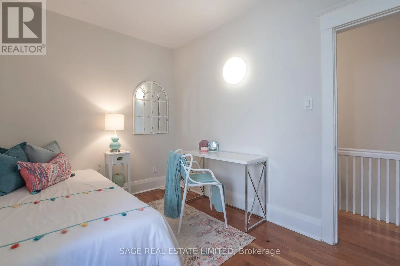 38 QUEENSDALE AVENUE