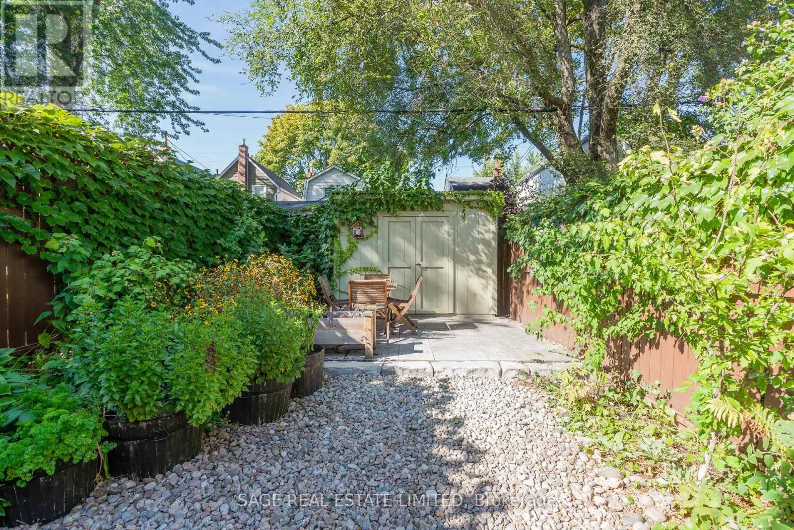 38 QUEENSDALE AVENUE