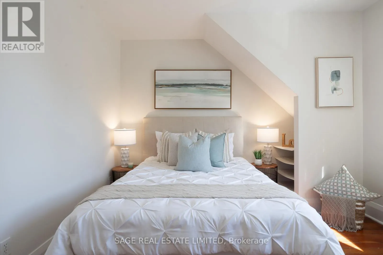 38 QUEENSDALE AVENUE