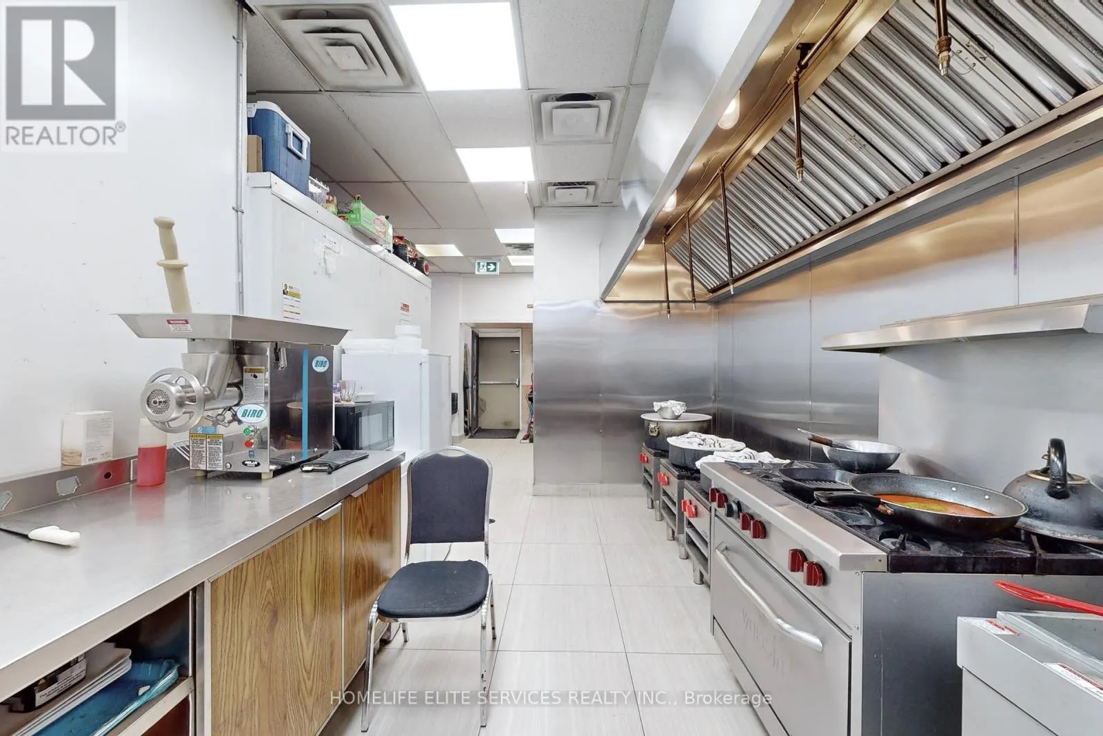 UNIT B1 - 1960 LAWRENCE AVENUE E