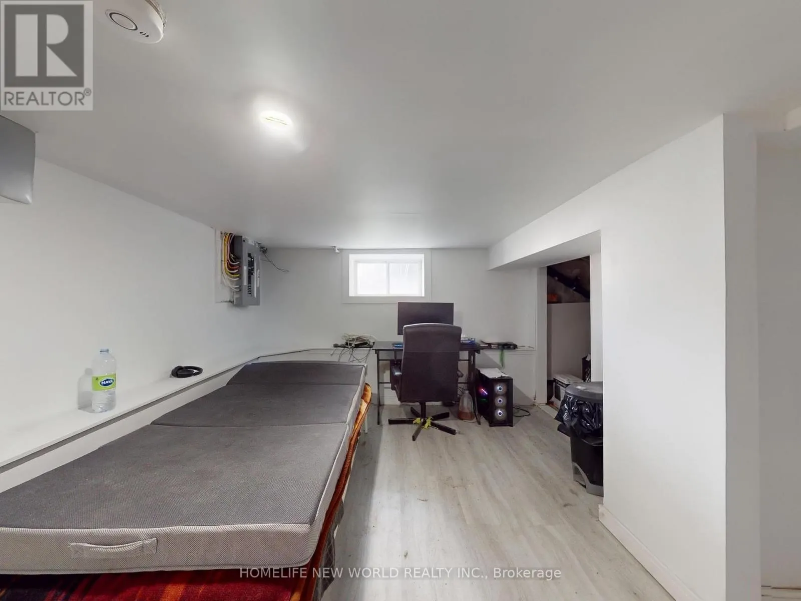 11 MAPLE STREET