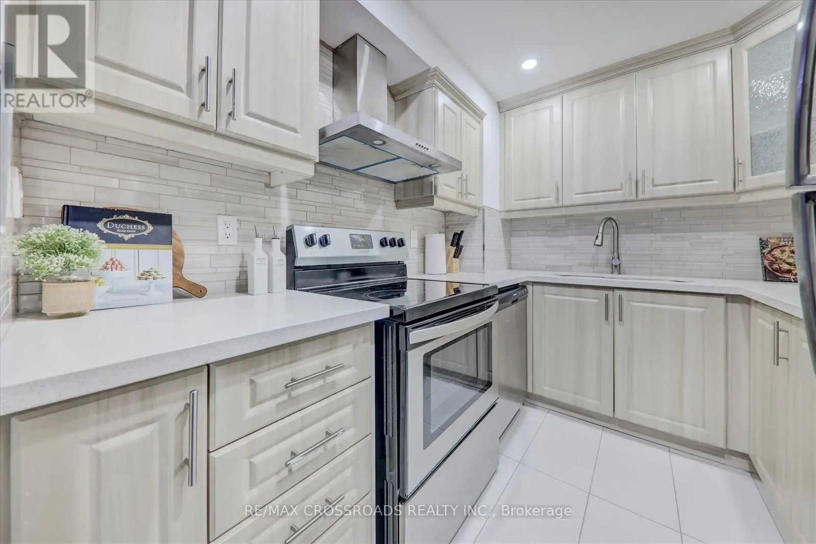 807 - 99 BLACKWELL AVENUE