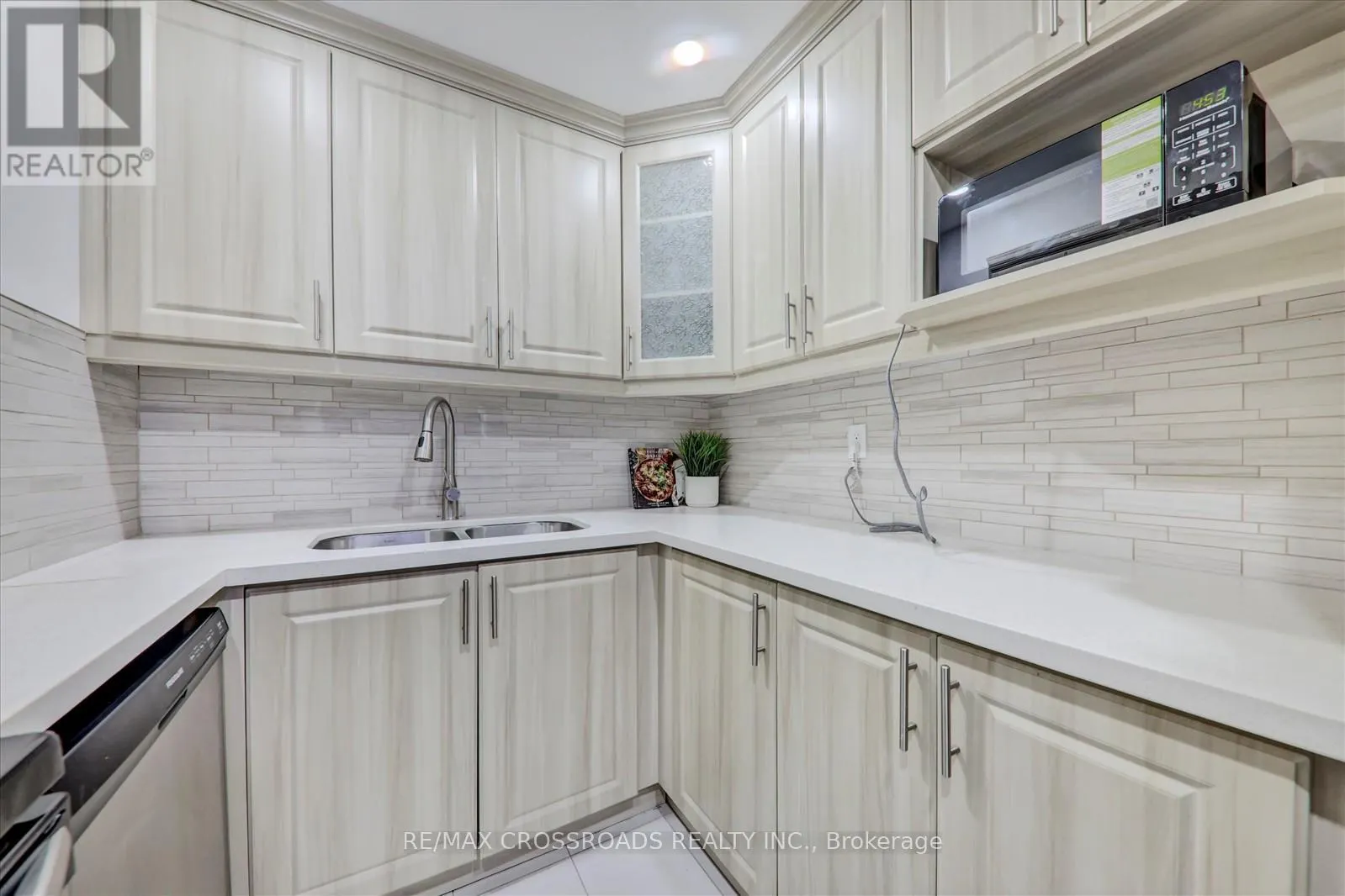 807 - 99 BLACKWELL AVENUE