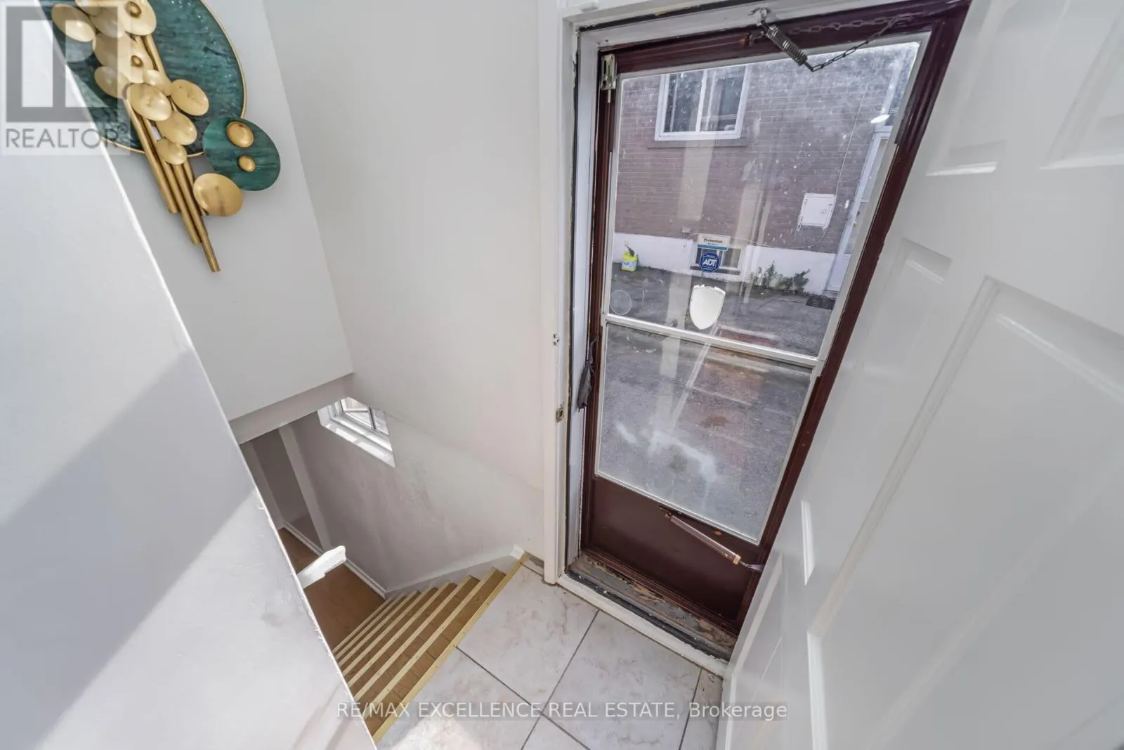 43 PORCHESTER DRIVE