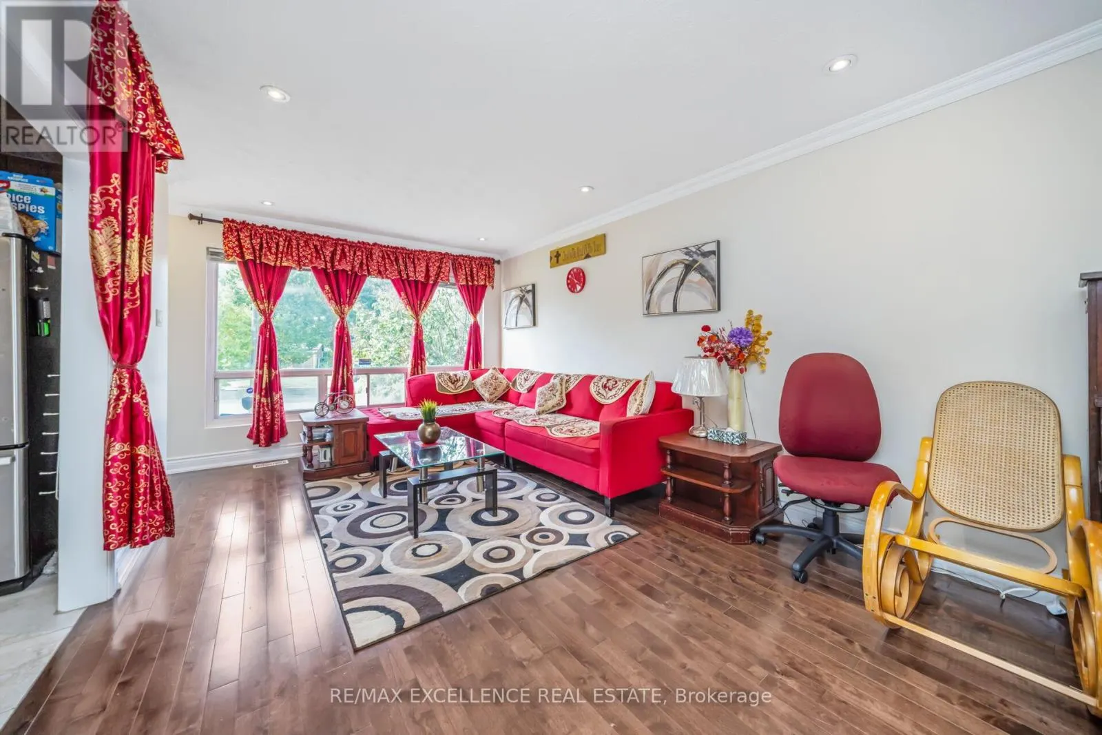 43 PORCHESTER DRIVE