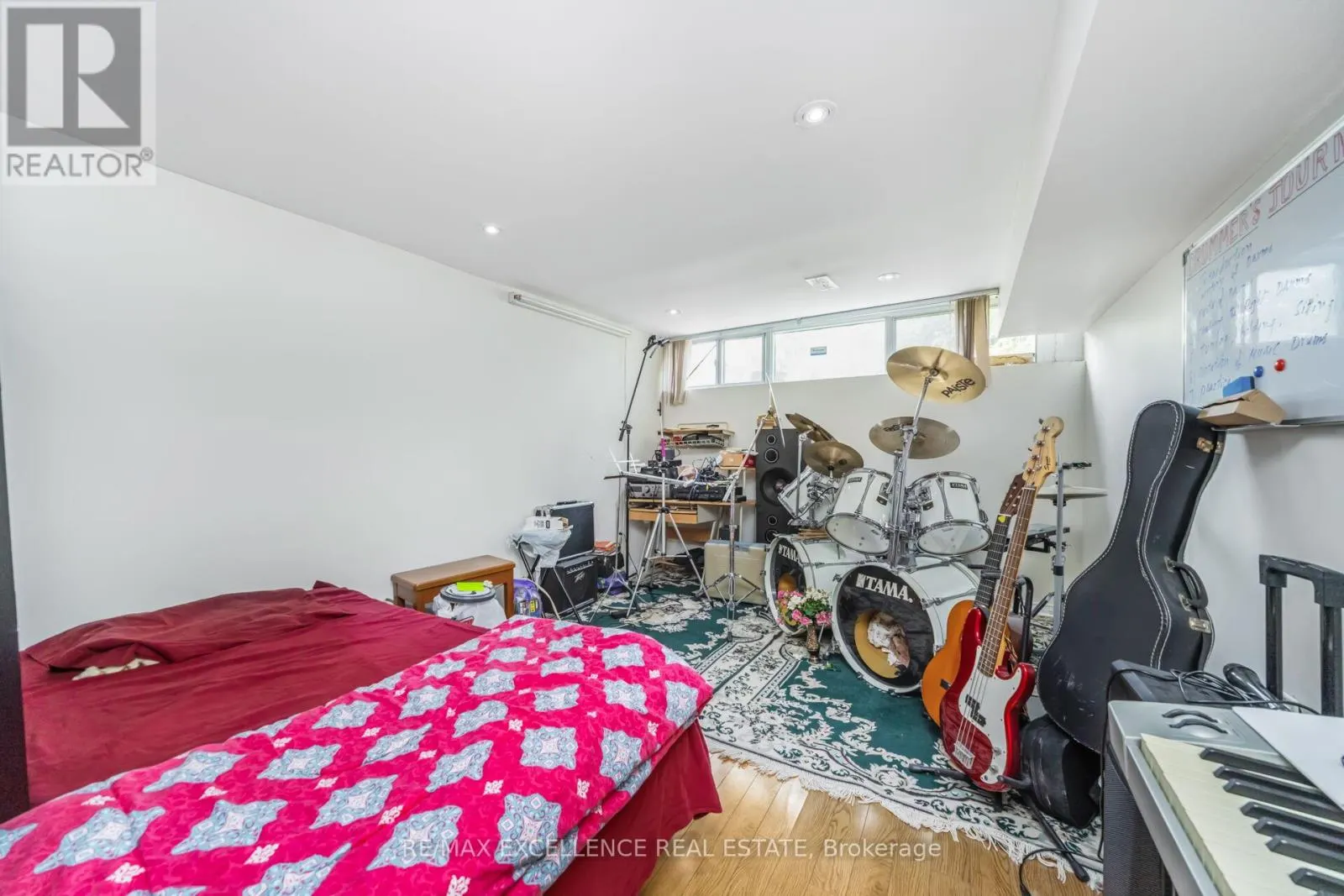 43 PORCHESTER DRIVE