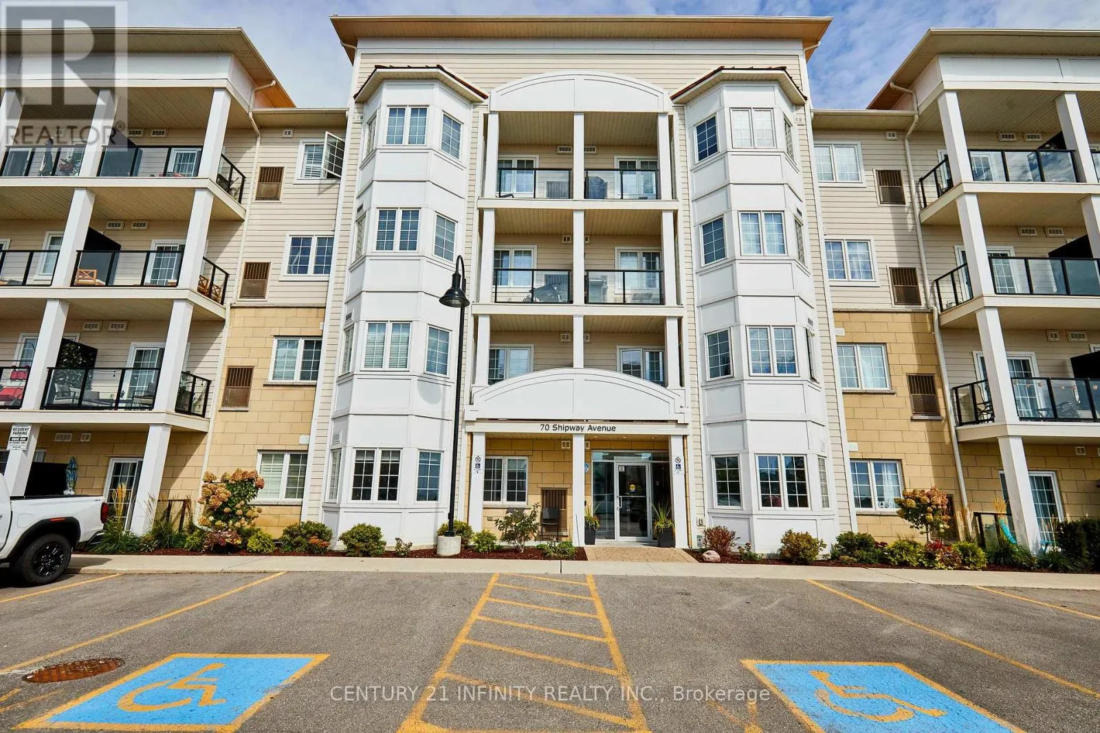 101 - 70 SHIPWAY AVENUE, #101